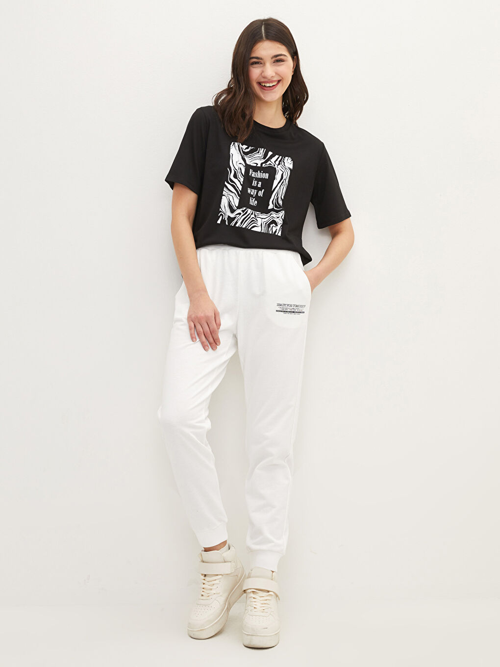 Ekru Beli Lastikli Baskılı Cep Detaylı Kadın Eşofman Altı-2