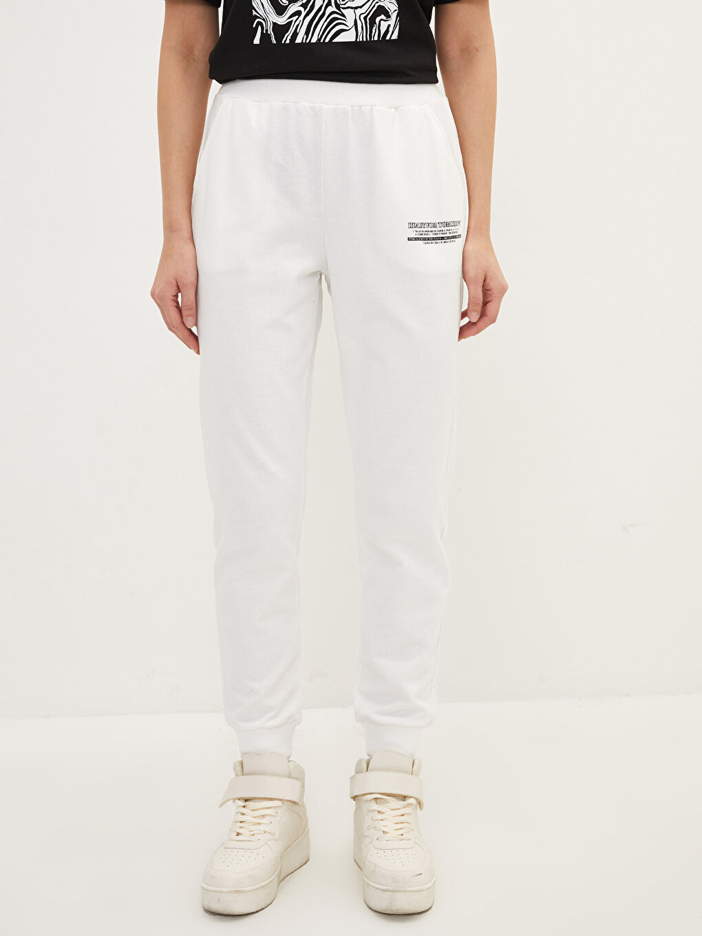 Ekru Beli Lastikli Baskılı Cep Detaylı Kadın Eşofman Altı-4