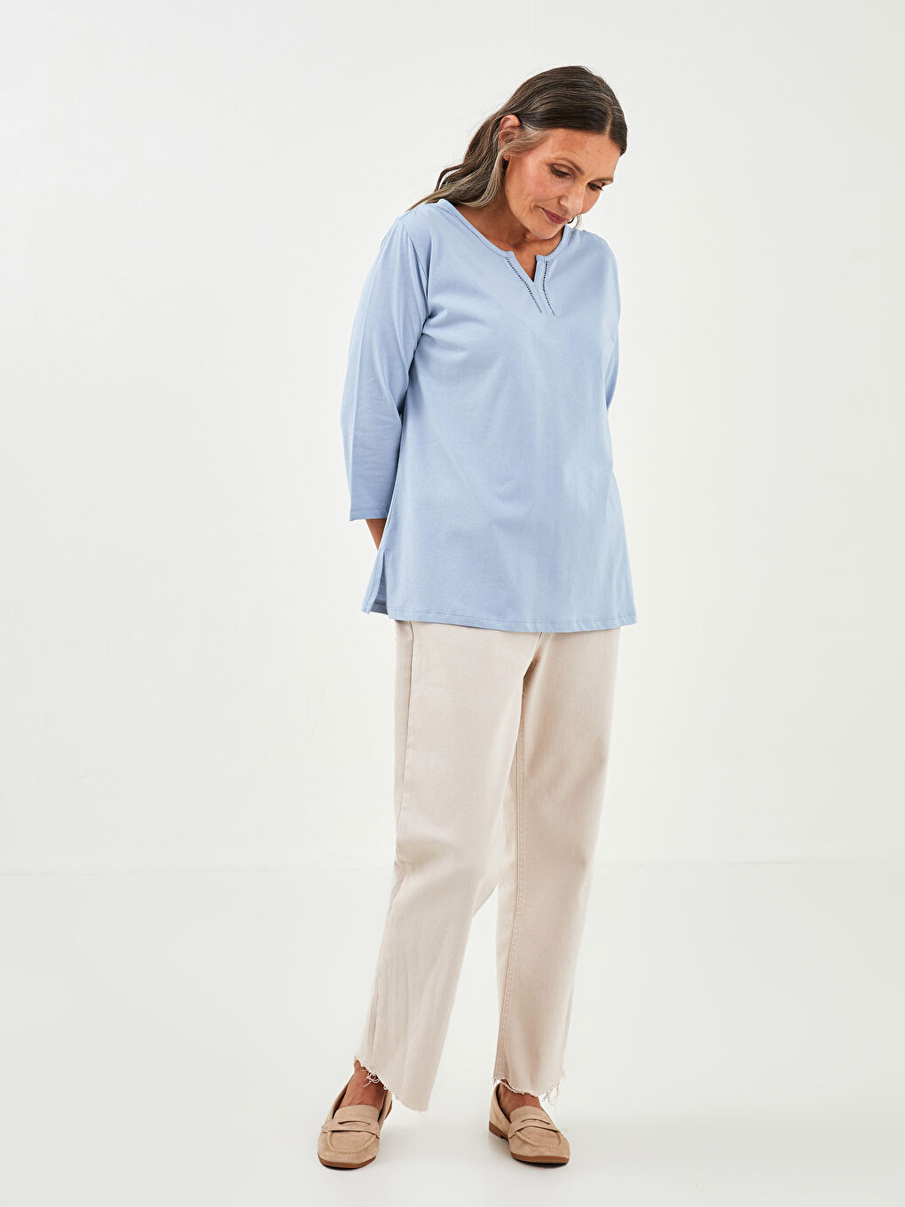 بلوزة قطن بياقة هنلي للسيدات-2