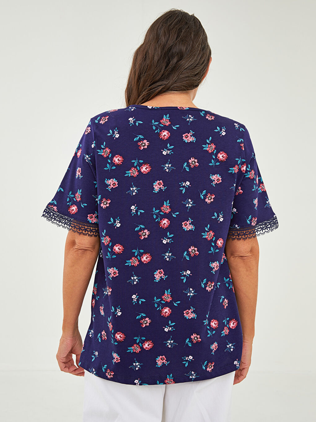 Lacivert Bisiklet Yaka Çiçekli Kısa Kollu Pamuklu Kadın Bluz-4
