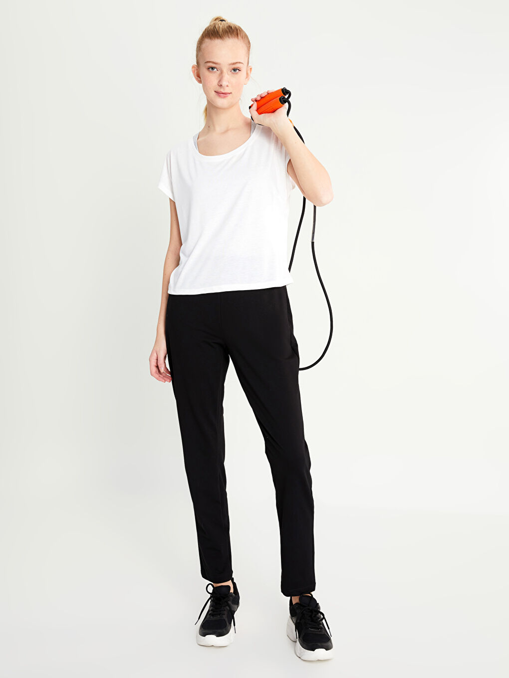 Siyah Beli Lastikli Düz Cep Detaylı Kadın Eşofman Altı-2