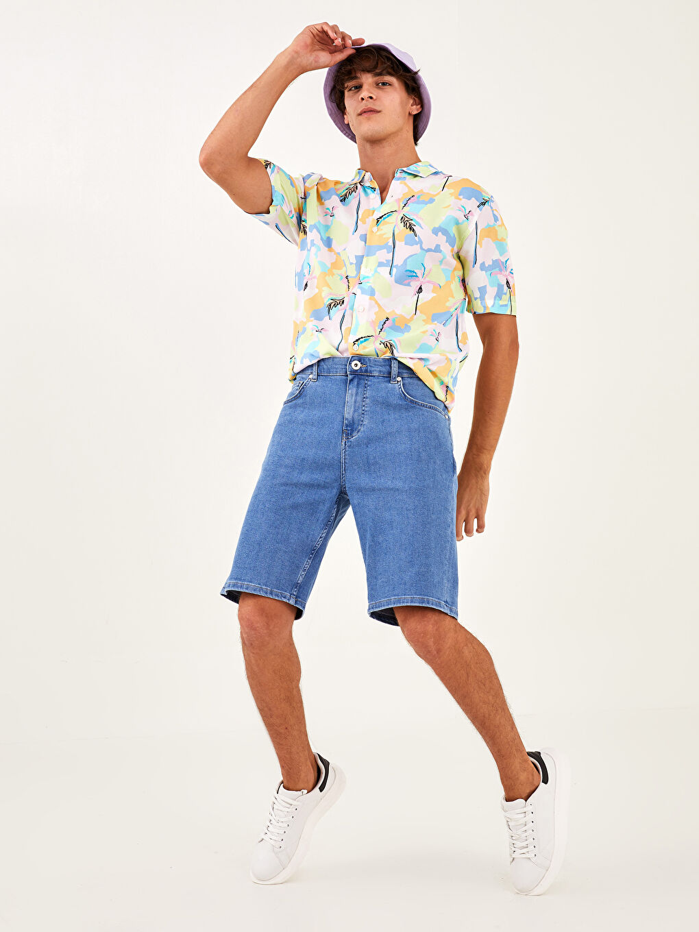 Standard Fit Men's Denim Shorts-2