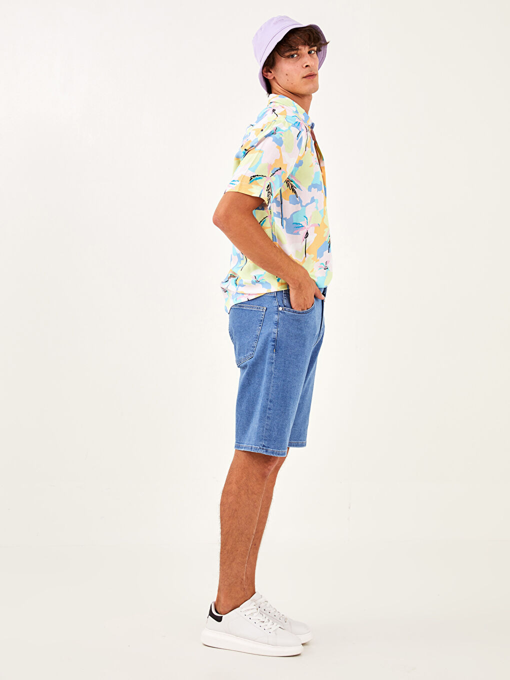 Standard Fit Men's Denim Shorts-4