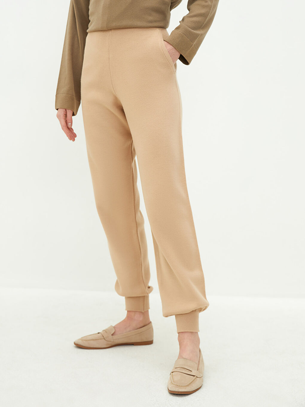 Women's Elastic Waist Plain Trousers-3