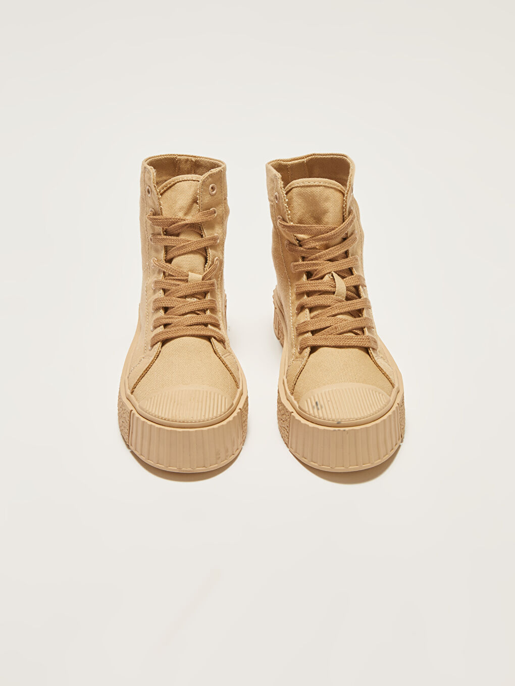 Женские спортивные туфли на толстой подошве с шнуровкой-2