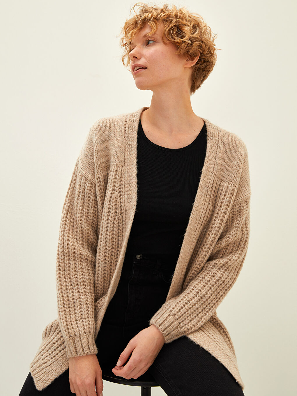 Bej Şal Yaka Düz Uzun Kollu Triko Kadın Hırka