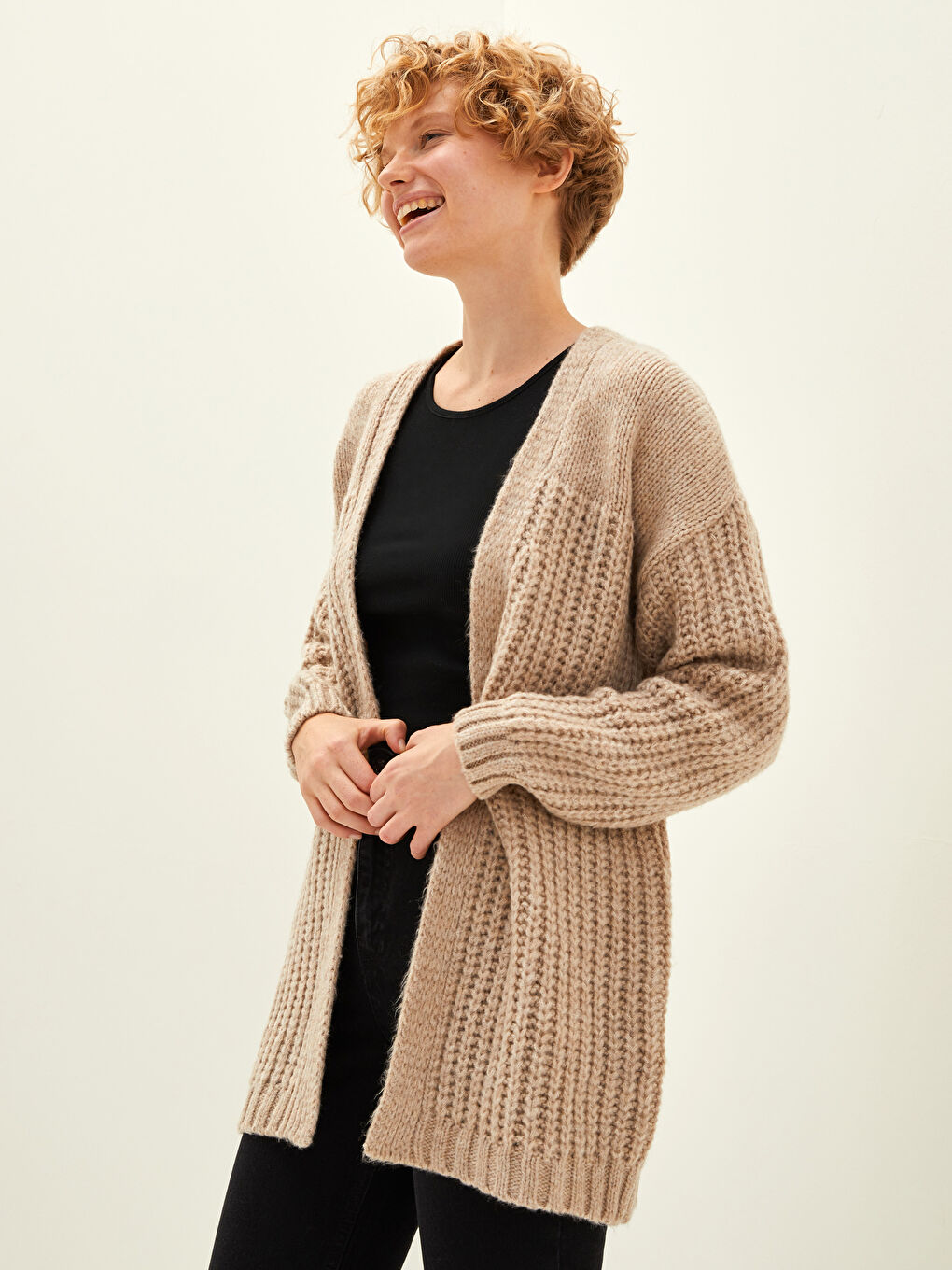 Bej Şal Yaka Düz Uzun Kollu Triko Kadın Hırka-1