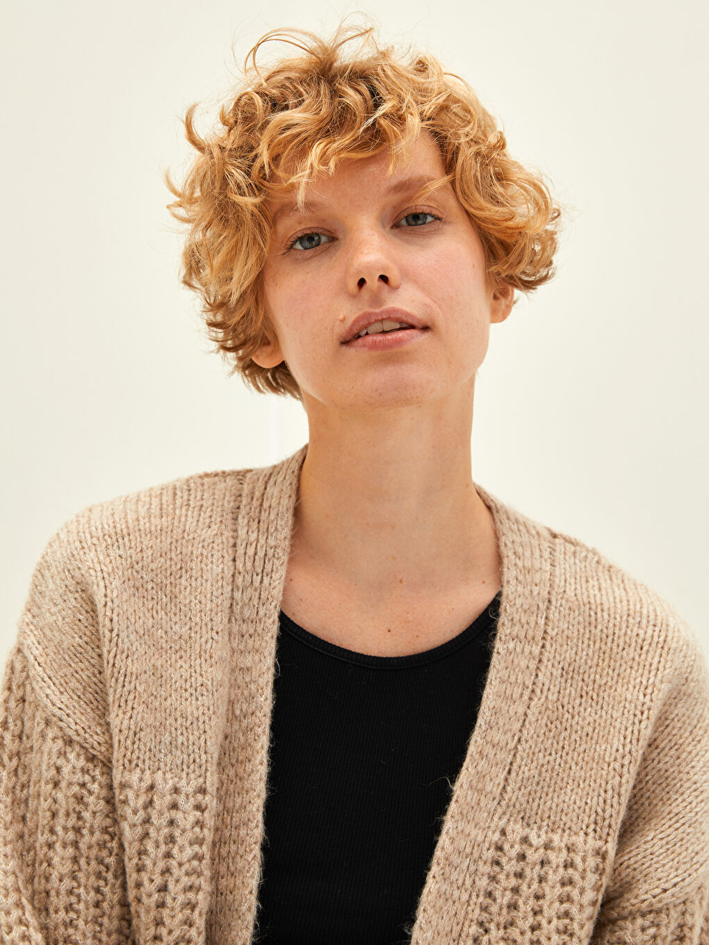 Bej Şal Yaka Düz Uzun Kollu Triko Kadın Hırka-3