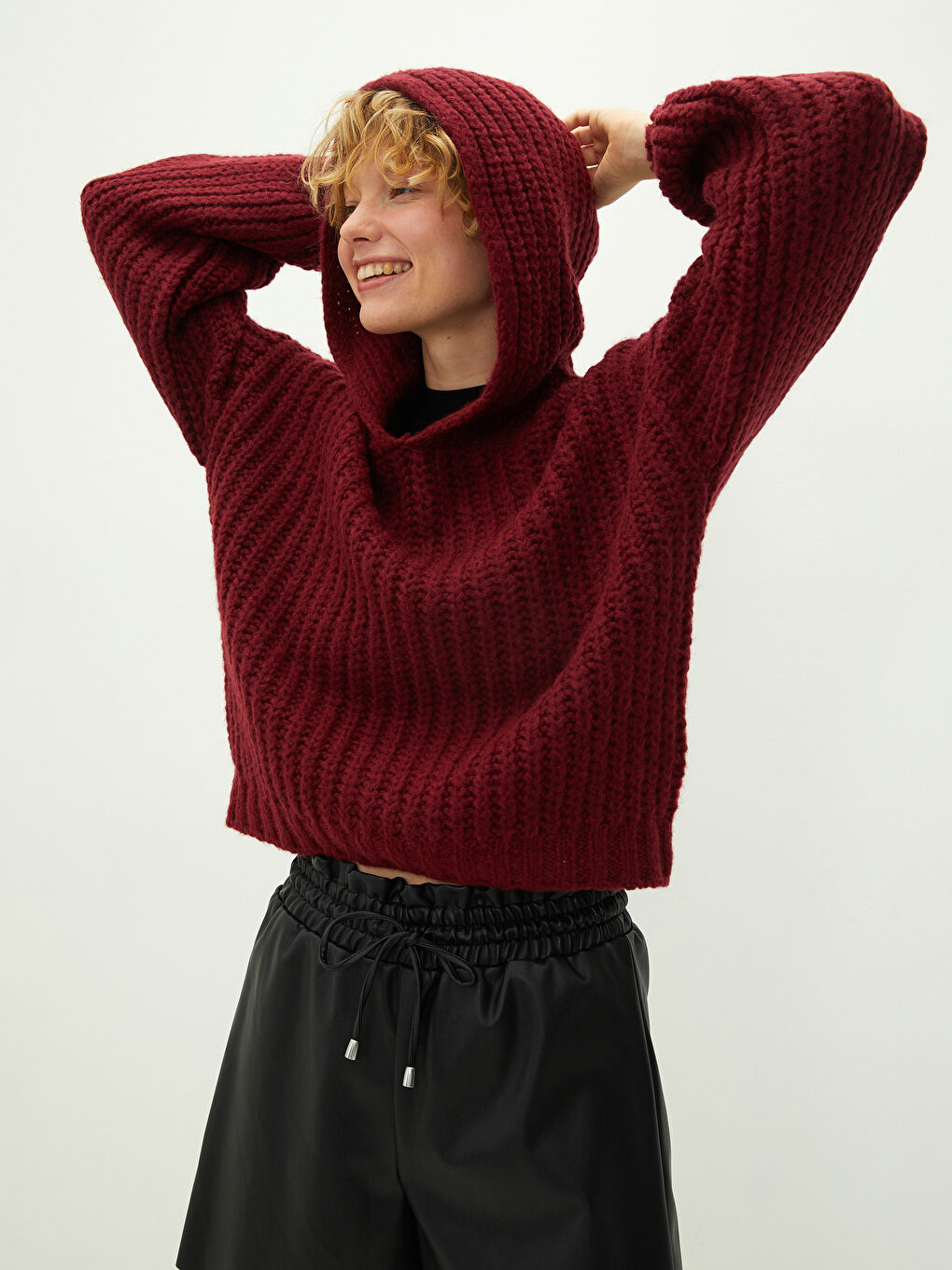 Bordo Kapüşonlu Düz Uzun Kollu Kadın Triko Kazak