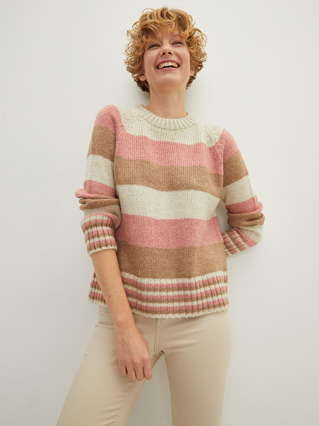 әйелдерге арналған дөңгелек жағалы түрлі-түсті ұзын жең трикотаж жемпір