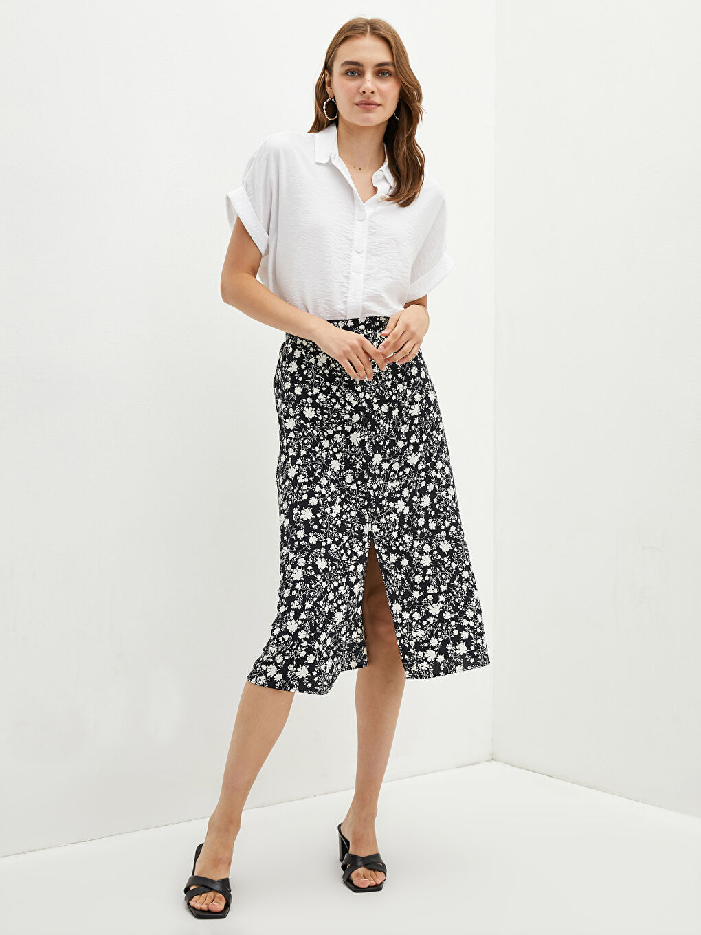 Siyah Beli Lastikli Desenli A Kesim Krep Kumaş Kadın Etek-1