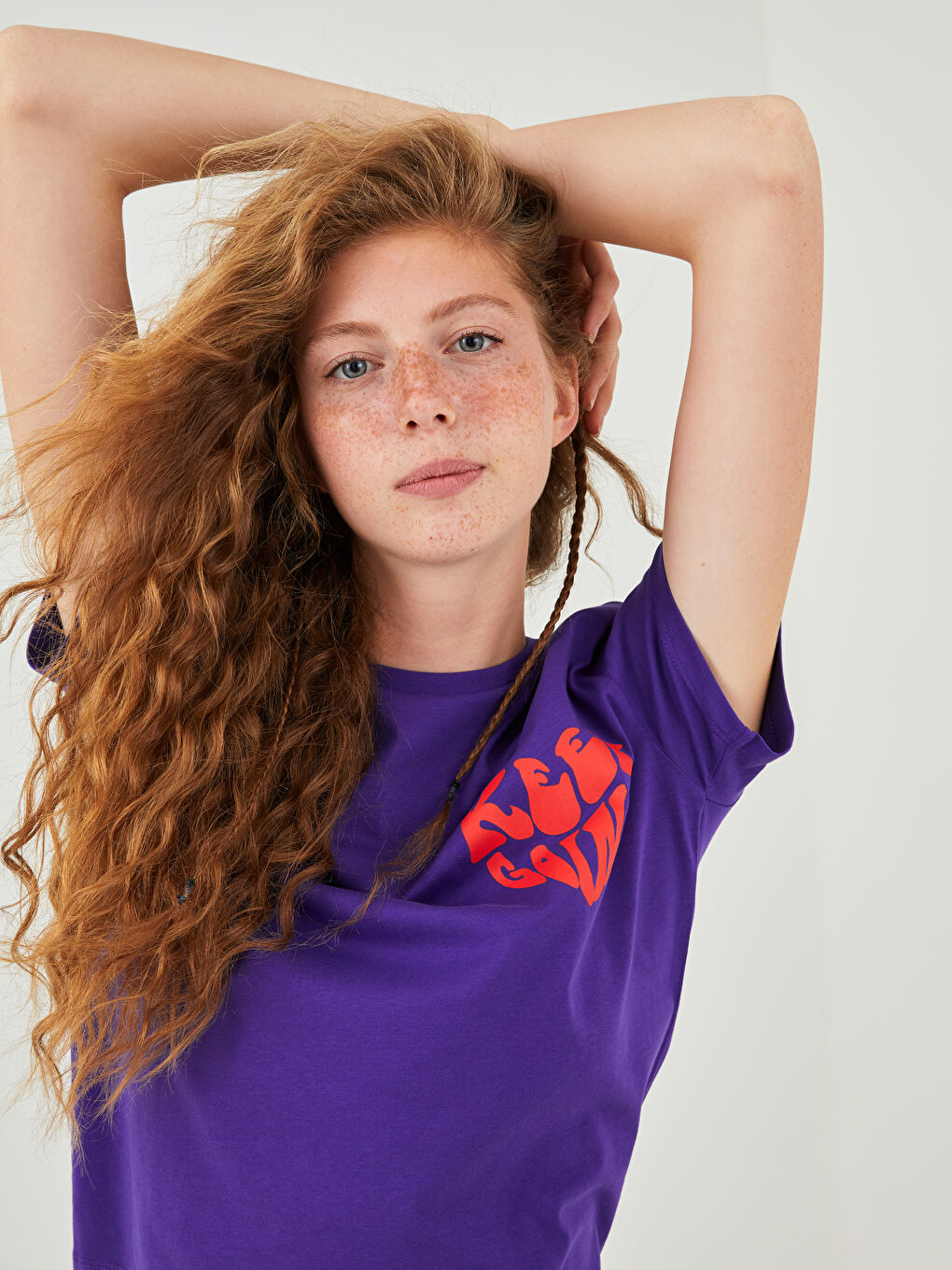 Mor Bisiklet Yaka Baskılı Kısa Kollu Pamuklu Kadın Tişört