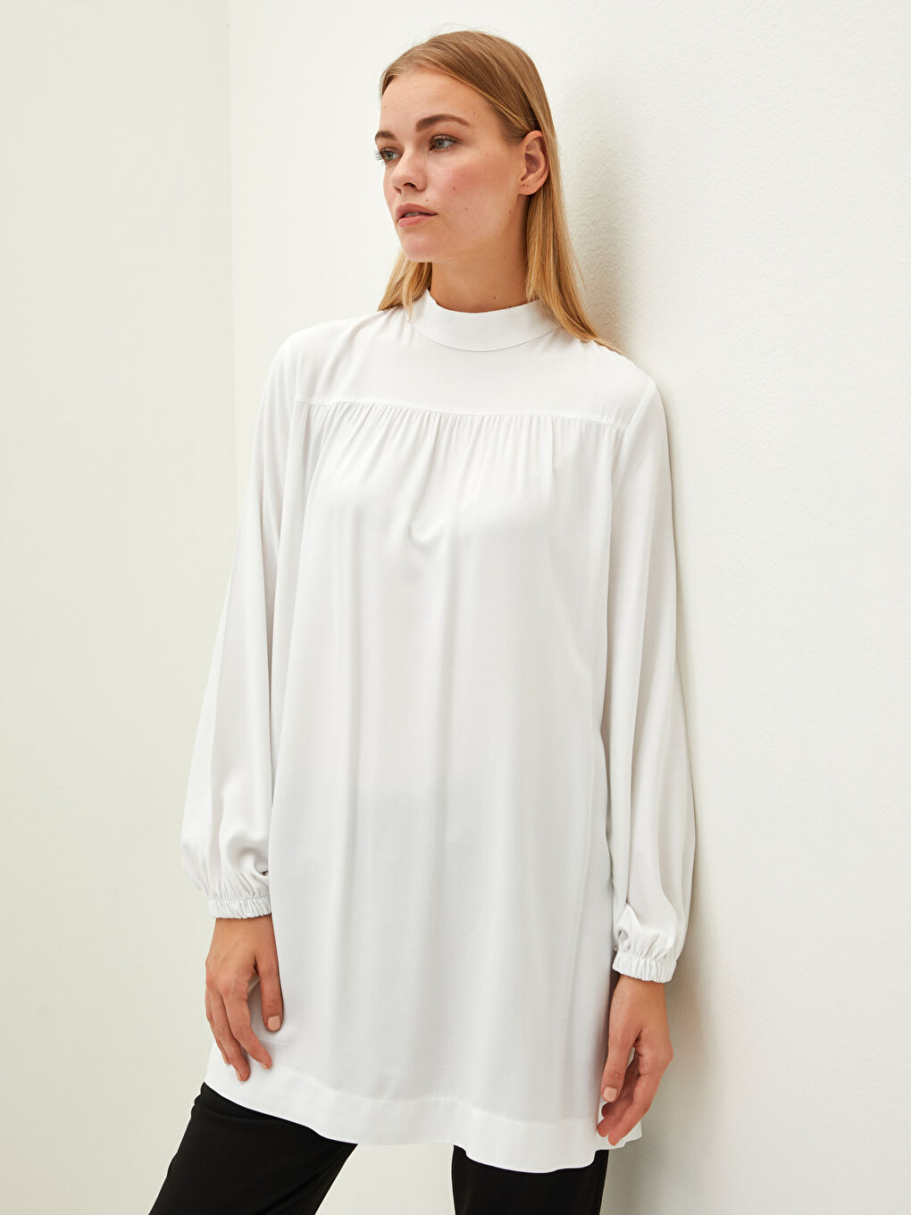 Ekru Hakim Yaka Düz Uzun Kollu Oversize Belmando Kumaş Kadın Tunik-1