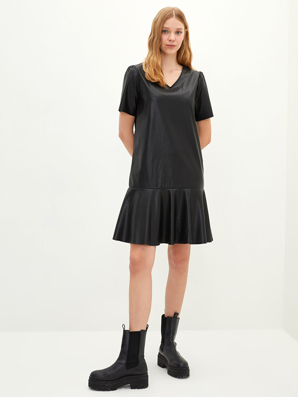 Robe Droite à Volants Détail Encolure en V pour Femmes Combinaison Mère Fille