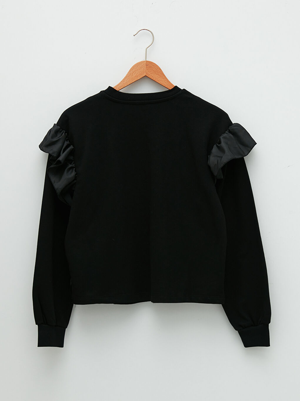 Siyah Bisiklet Yaka Fırfır Detaylı Uzun Kollu Kadın Sweatshirt-1