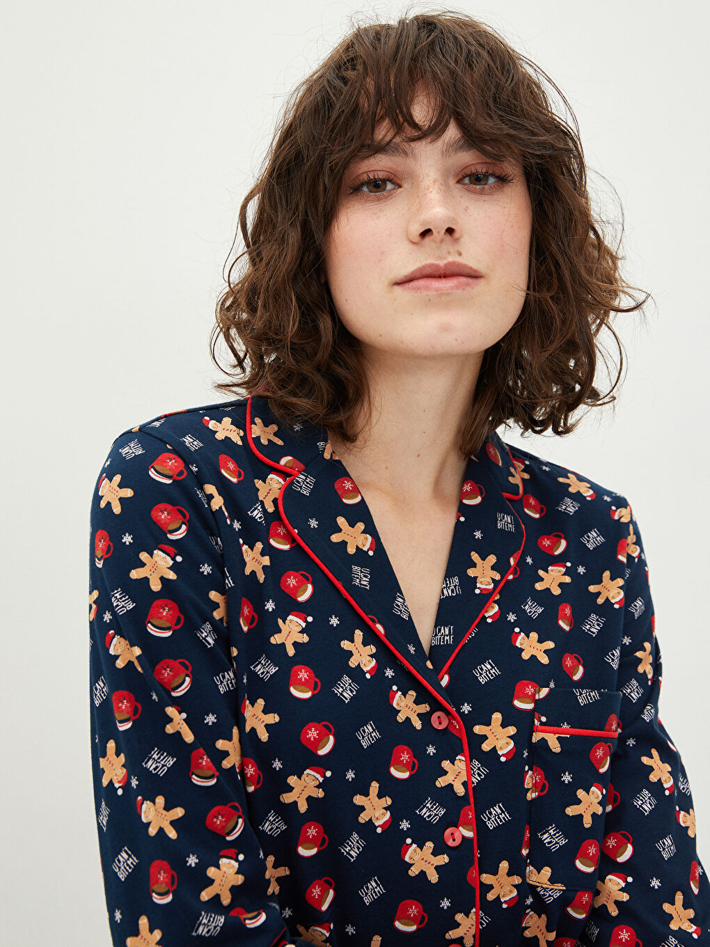 طقم بيجاما للسيدات بأكمام طويلة وموضوع عيد الميلاد بياقة قميص من القطن-3