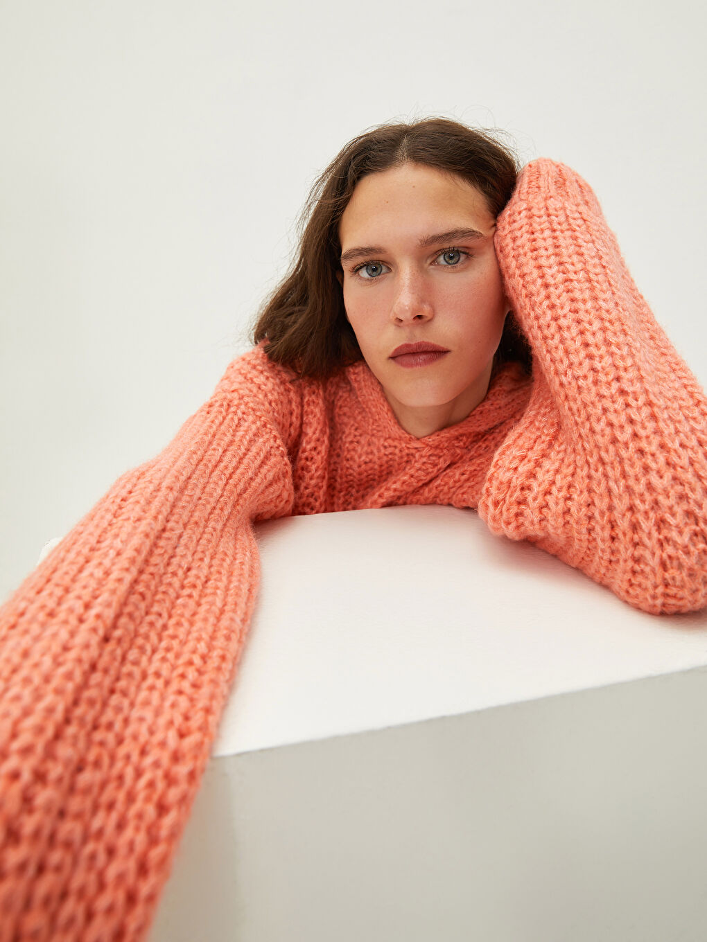 Әйелдерге арналған трикотаж капюшонды жағалы ұзын жең жемпір-1