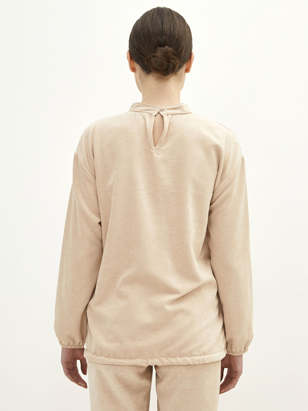 Bej Dik Yaka Düz Uzun Kollu Kadife Hamile Tunik-5