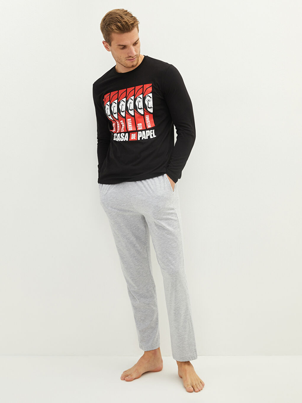 Standard Pattern La Casa De Papel Printed Men's Pajamas Set -W1GQ22Z8-RQN