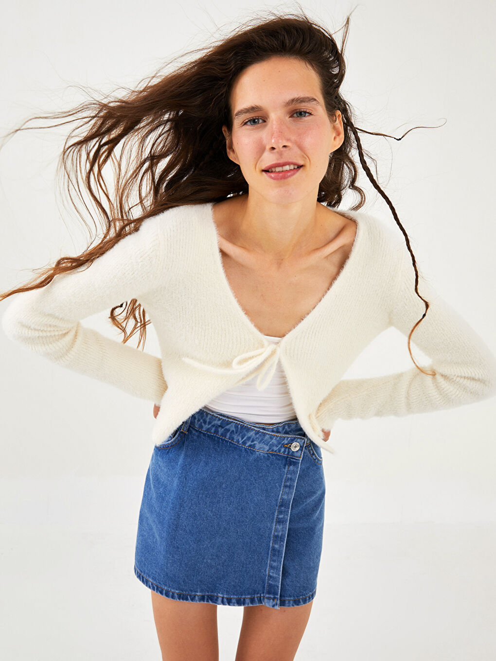 Ekru V Yaka Kadın Triko Hırka