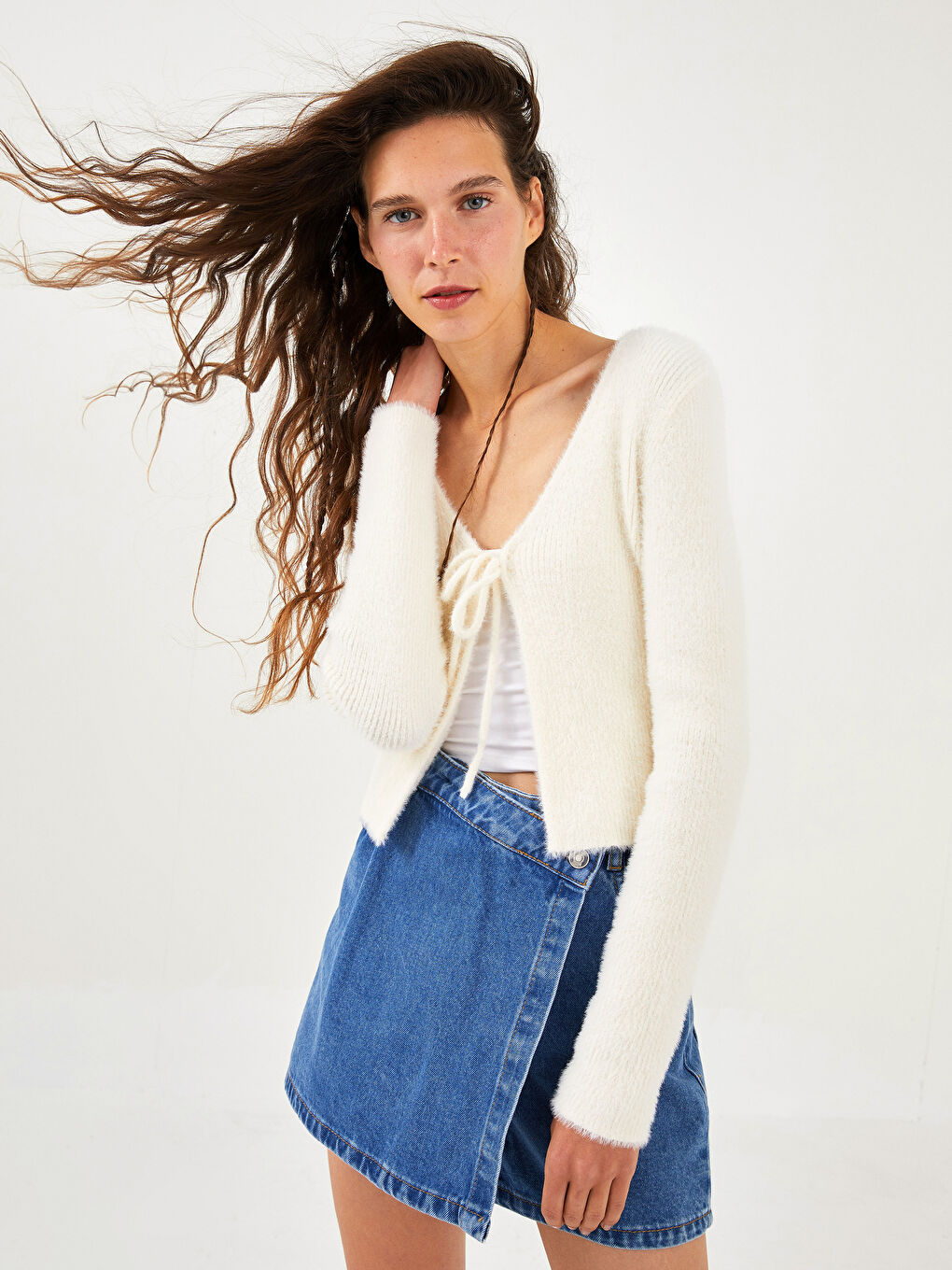 Ekru V Yaka Kadın Triko Hırka-1