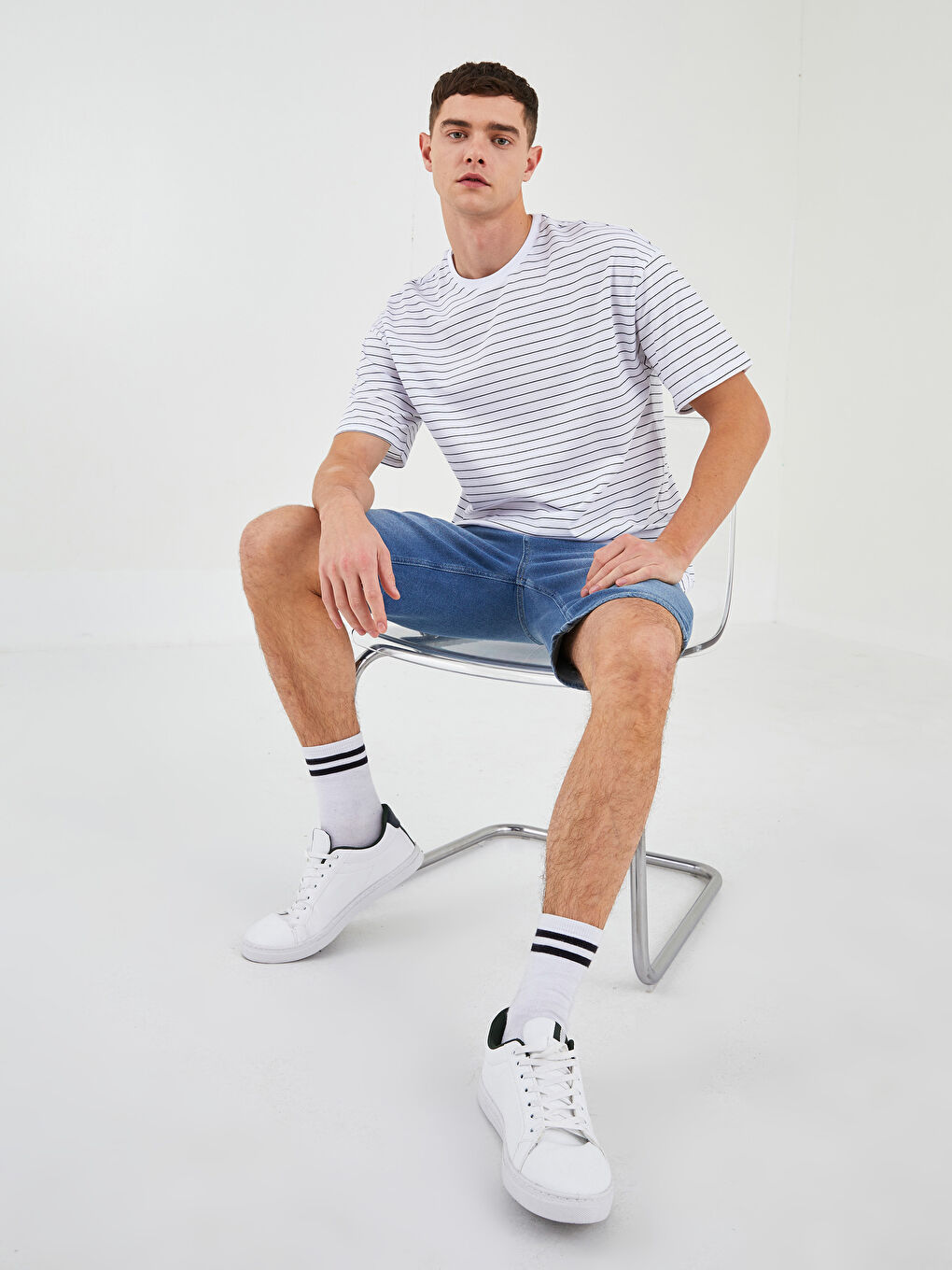 Beyaz Oversize Bisiklet Yaka Kısa Kollu Çizgili Penye Erkek Tişört-2