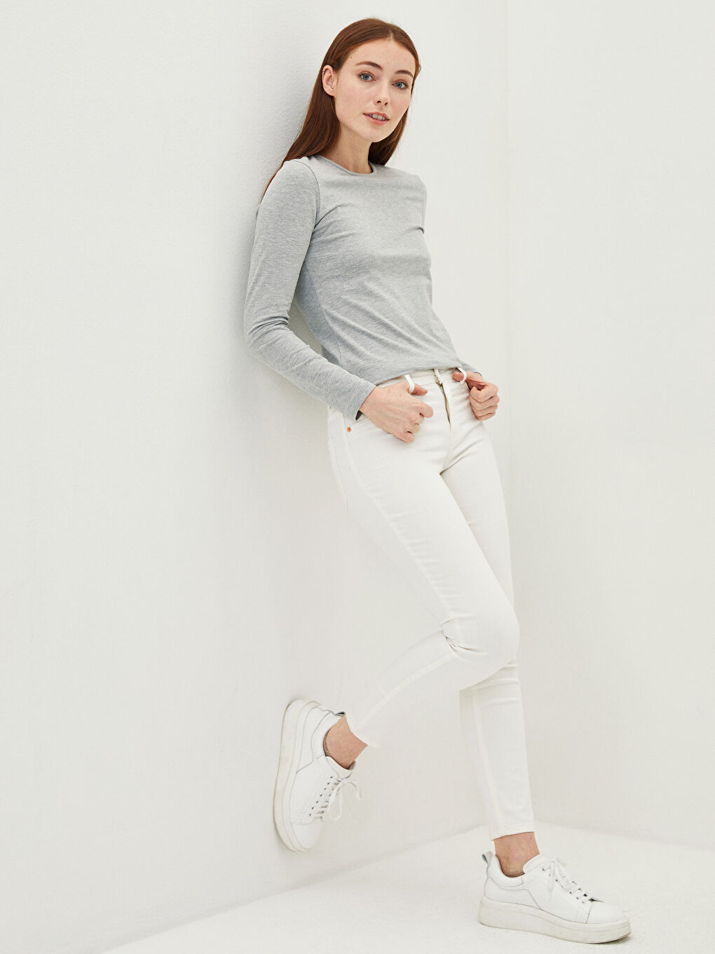 Gri Bisiklet Yaka Düz Uzun Kollu Kadın Tişört-1