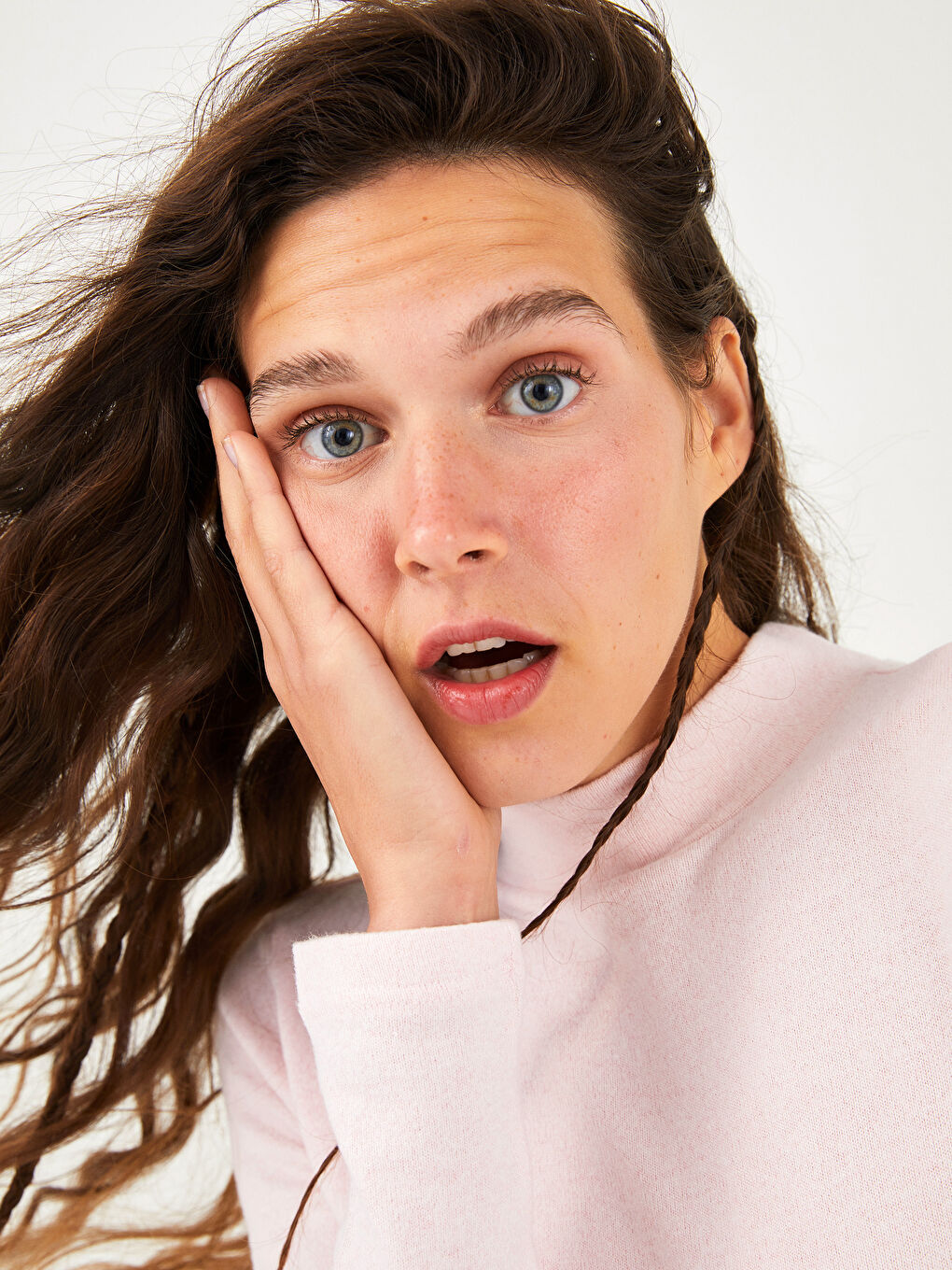 Pembe Dik Yaka Düz Uzun Kollu Kadın Tişört-2