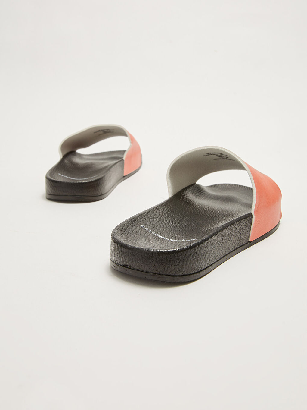 Siyah Rick and Morty Lisanslı Tek Bantlı Erkek Terlik-4