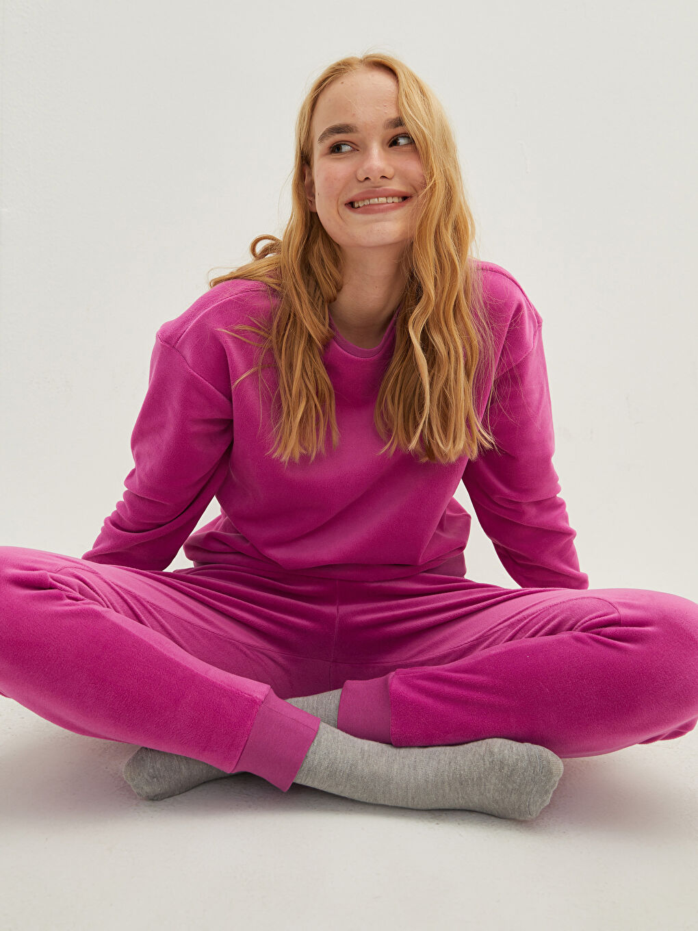 Mor Bisiklet Yaka Düz Uzun Kollu Kadife Kadın Pijama Takımı