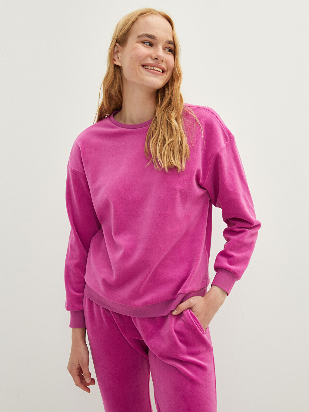 Mor Bisiklet Yaka Düz Uzun Kollu Kadife Kadın Pijama Takımı-1