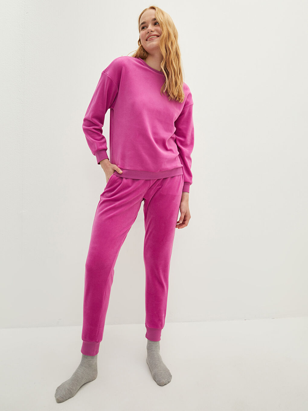 Mor Bisiklet Yaka Düz Uzun Kollu Kadife Kadın Pijama Takımı-2