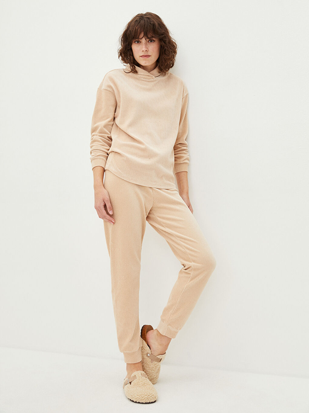 LCW Young Babykragen Schlicht Langarm Samt Frauen Pyjama-Set -W1GY31Z8-G5N