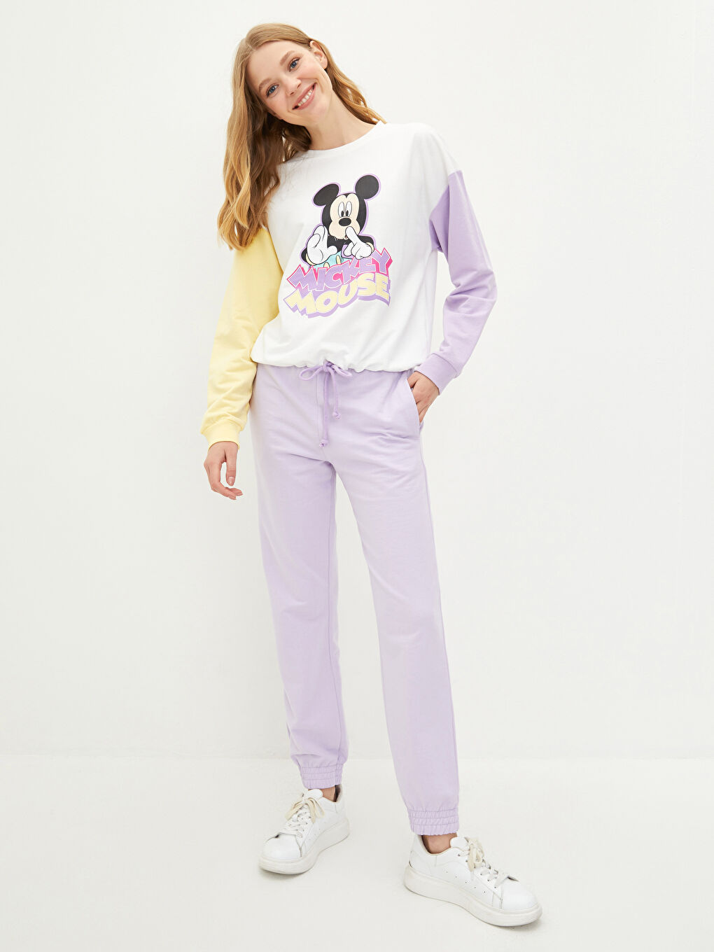 LCW Vision Crew Neck Mickey Mouse Printed Long Sleeve Women's Sweatshirt -W1GY62Z8-R9J