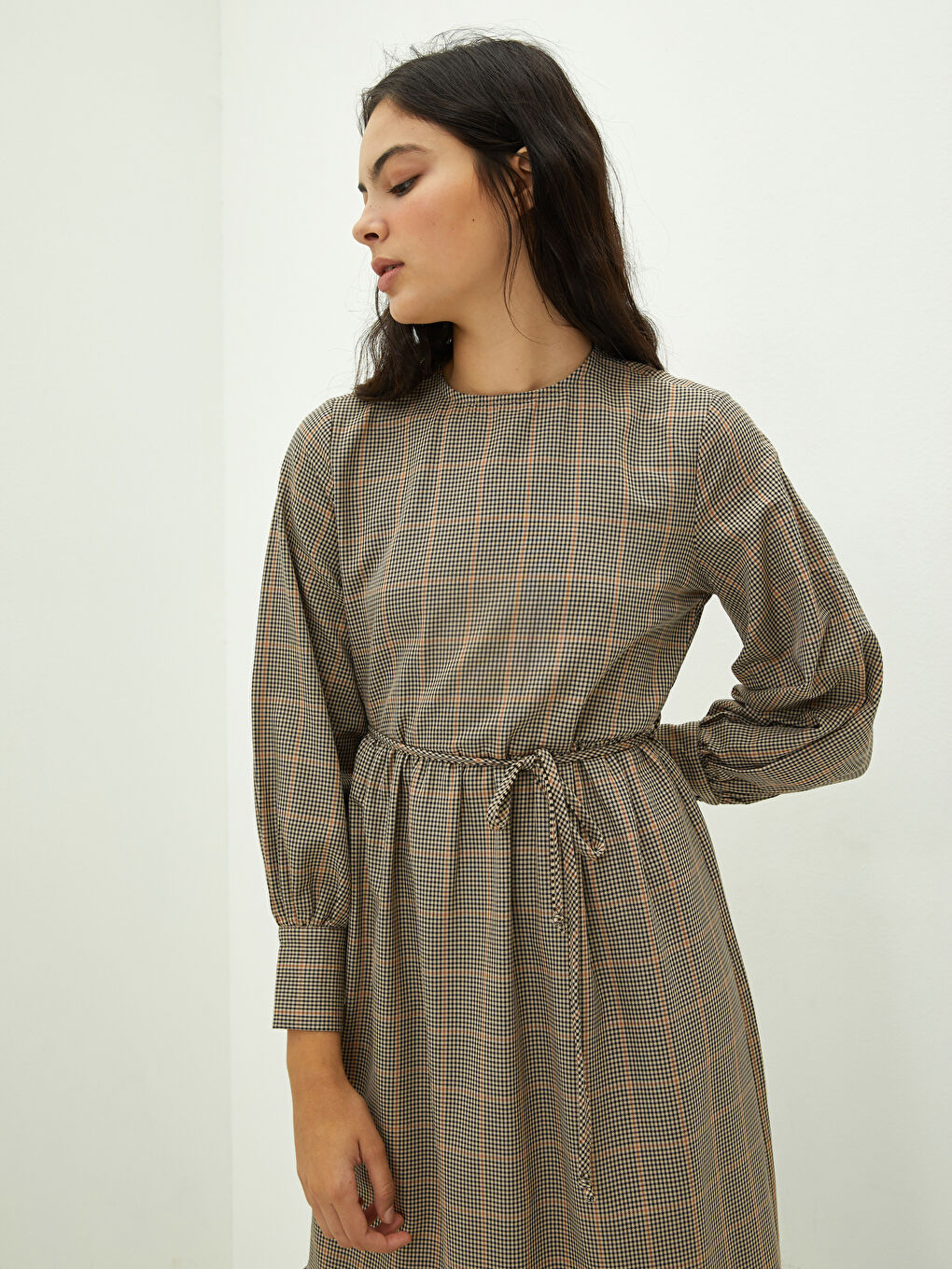 Kahverengi Bisiklet Yaka Ekose Beli Bağlama Detaylı Uzun Kollu Kadın Elbise-2