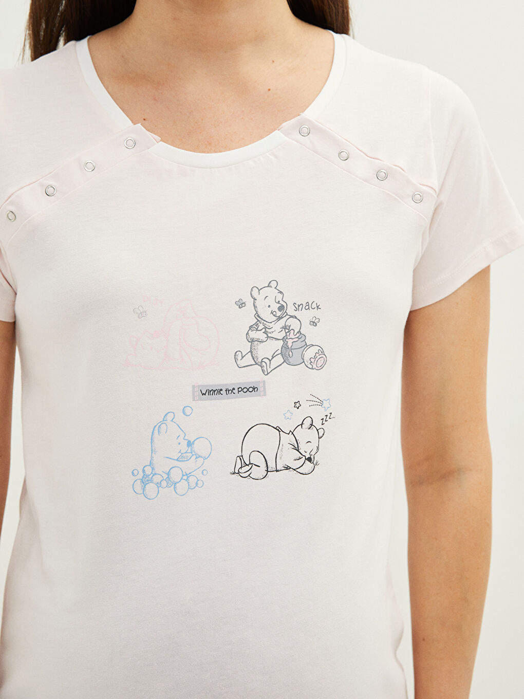 LCW DREAM Crew Neck Winnie the Pooh Printed Short Sleeve Maternity Nightgown -W1H024Z8-FUJ