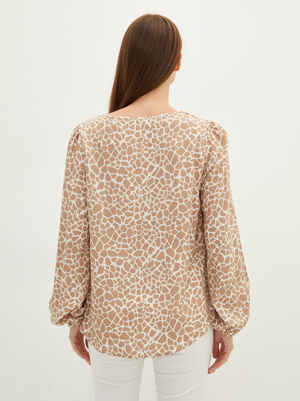 Bej Bağlamalı Yaka Çiçekli Uzun Kollu Viskon Kadın Bluz-3