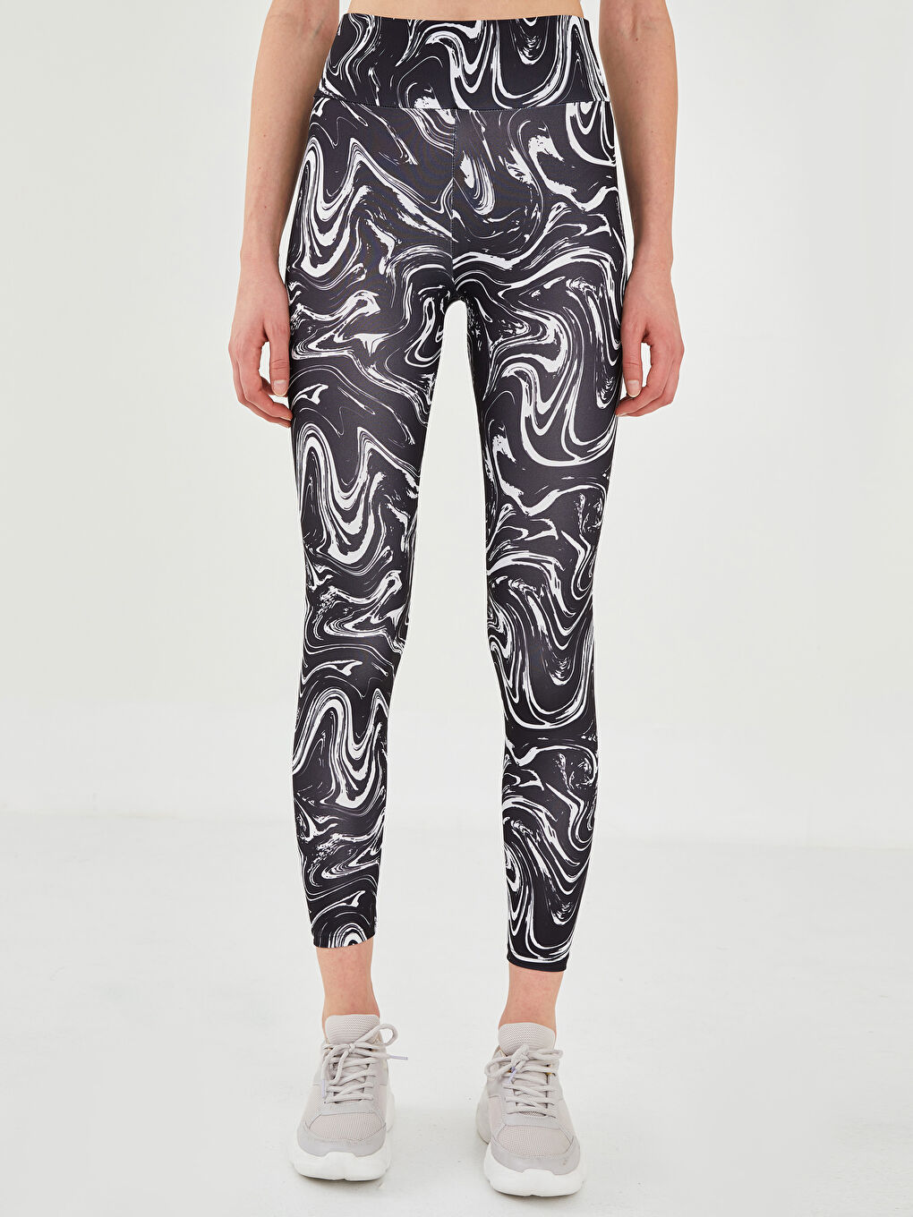 Siyah Beli Lastikli Desenli Kadın Spor Tayt-6