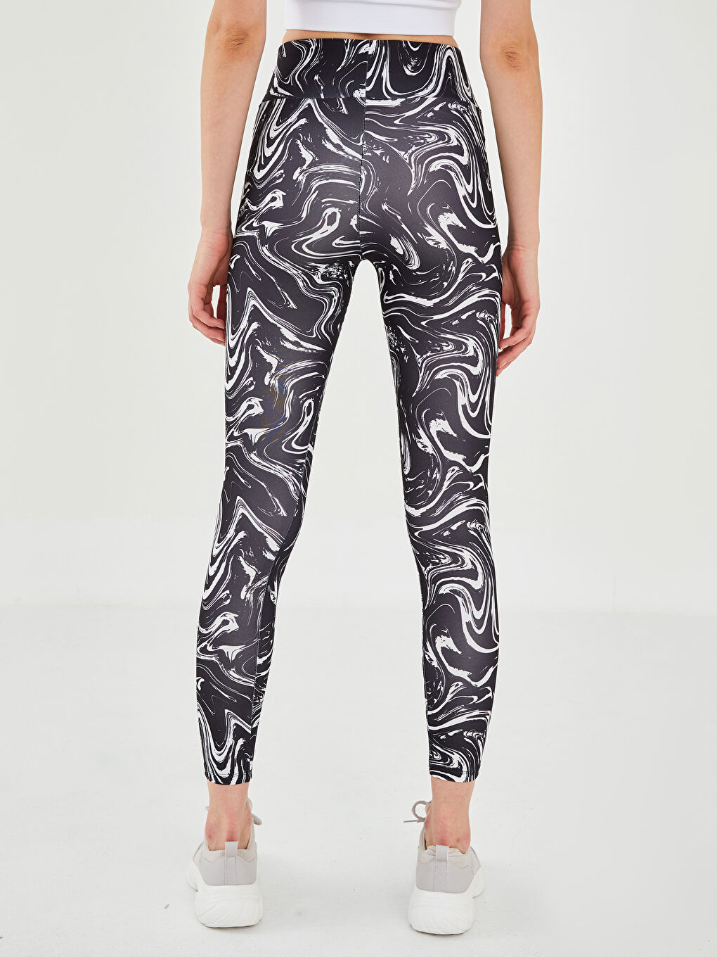 Siyah Beli Lastikli Desenli Kadın Spor Tayt-8