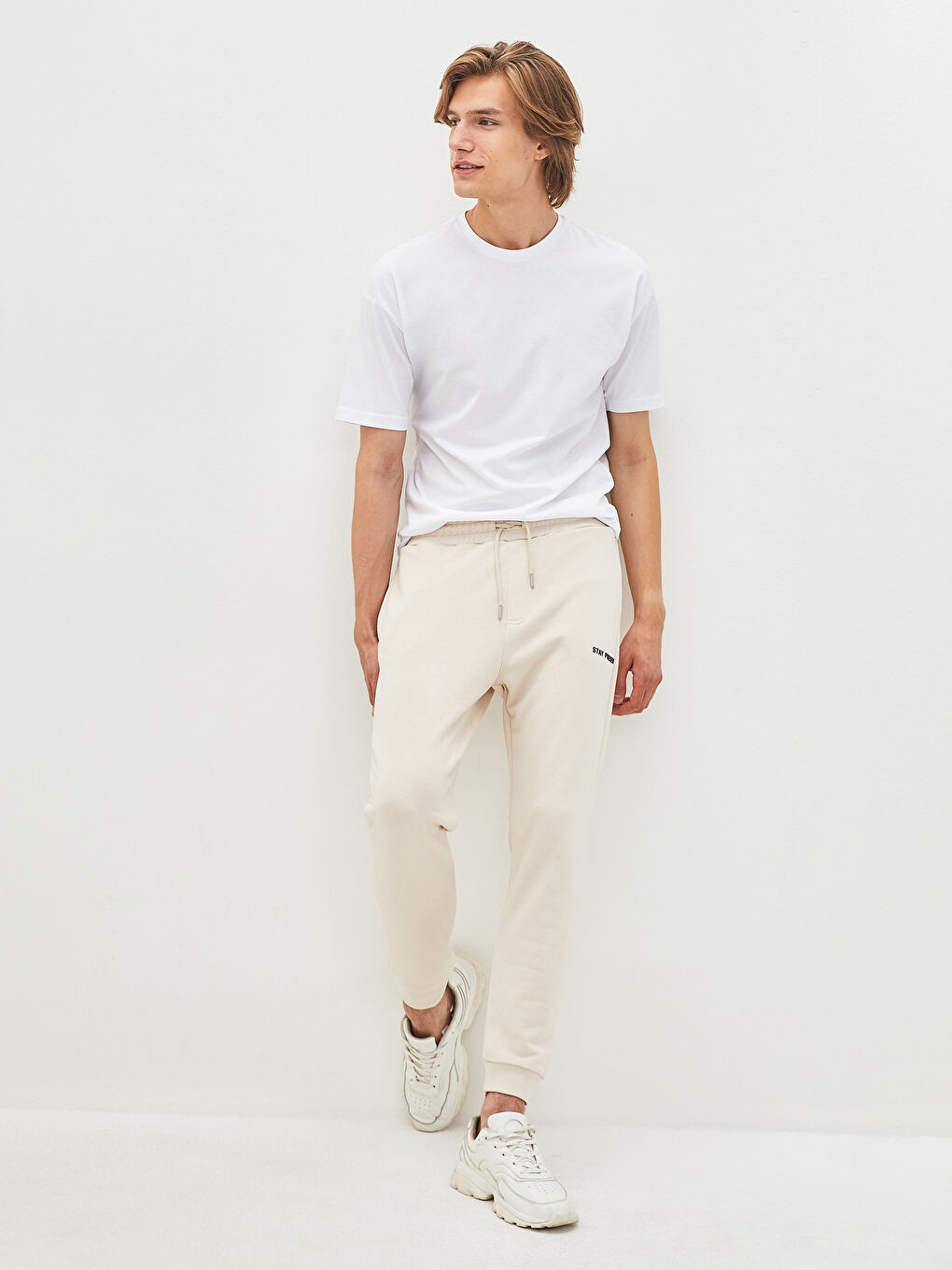 Beyaz Oversize Bisiklet Yaka Kısa Kollu Penye Erkek Tişört-2