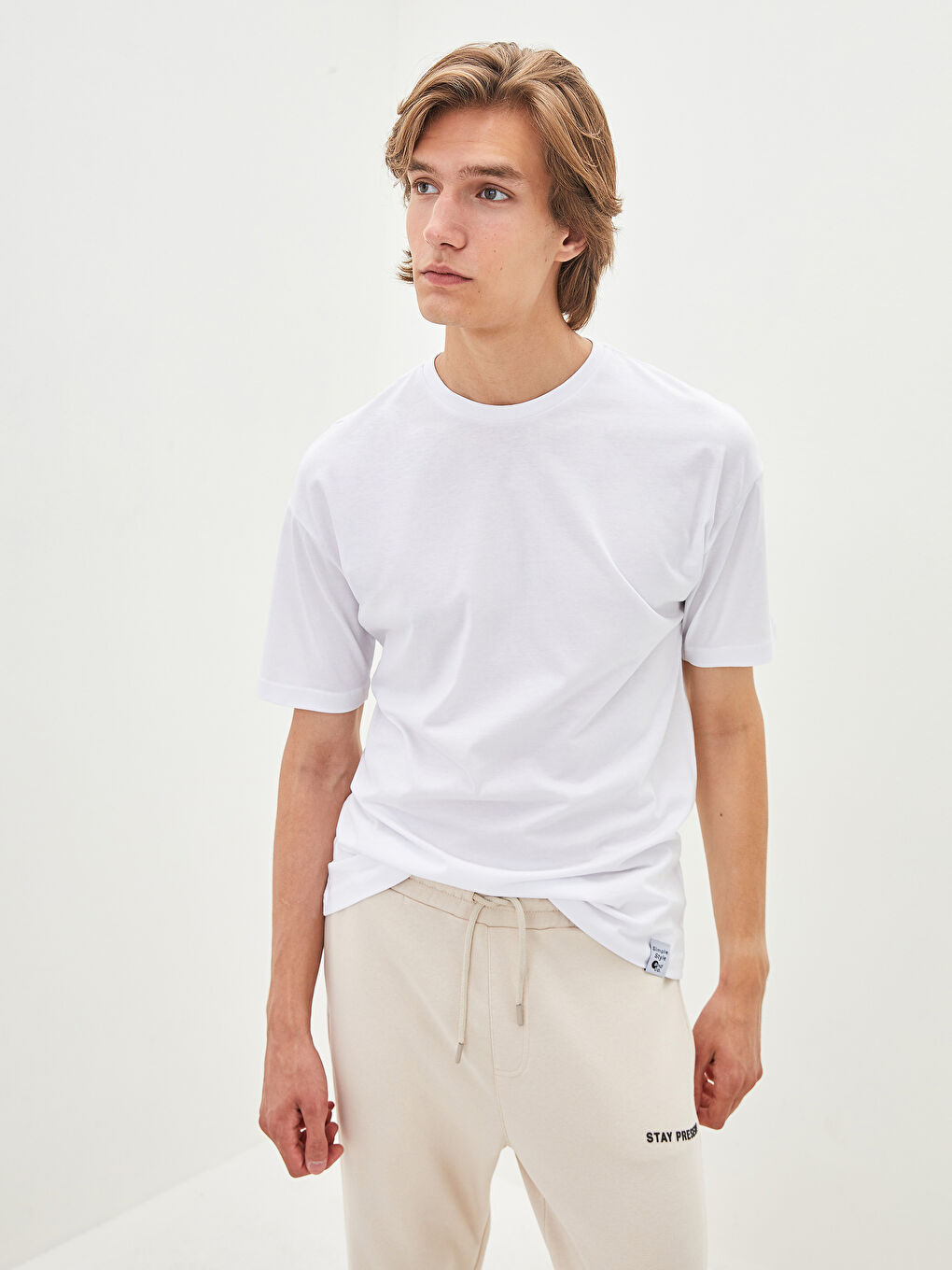 Beyaz Oversize Bisiklet Yaka Kısa Kollu Penye Erkek Tişört