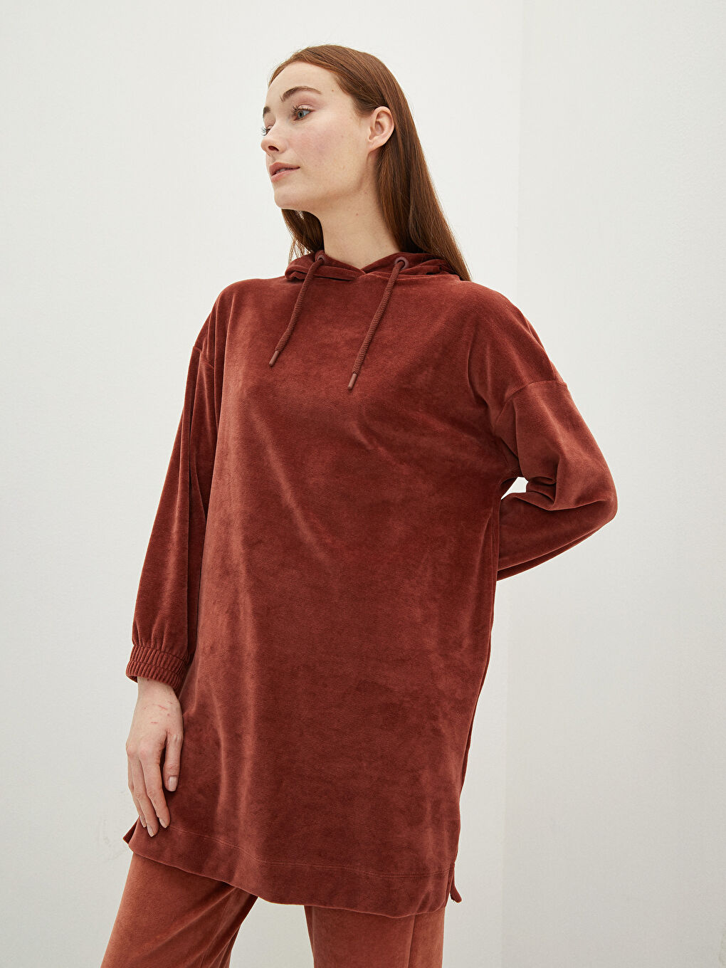 LCW Modest LCW MODEST Суитшърт туника с качулка, права кройка, дълъг ръкав, кадифе за жени -W1H315Z8-JKP
