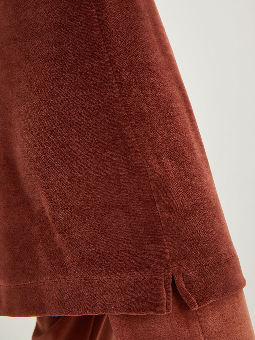 LCW Modest LCW MODEST Суитшърт туника с качулка, права кройка, дълъг ръкав, кадифе за жени -W1H315Z8-JKP