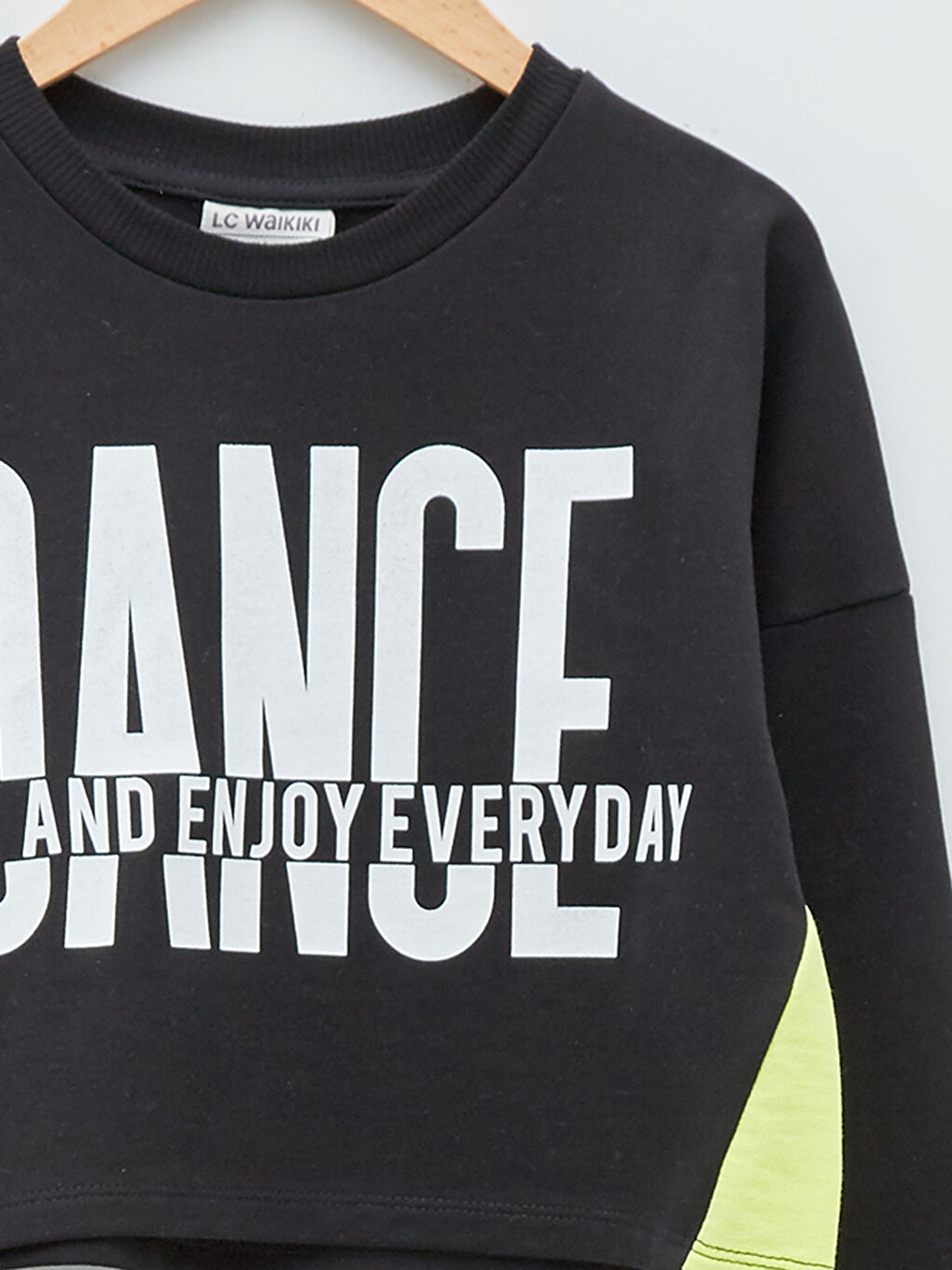 كنزة رياضية برقبة دائرية مطبوعة بأكمام طويلة للبنات-2