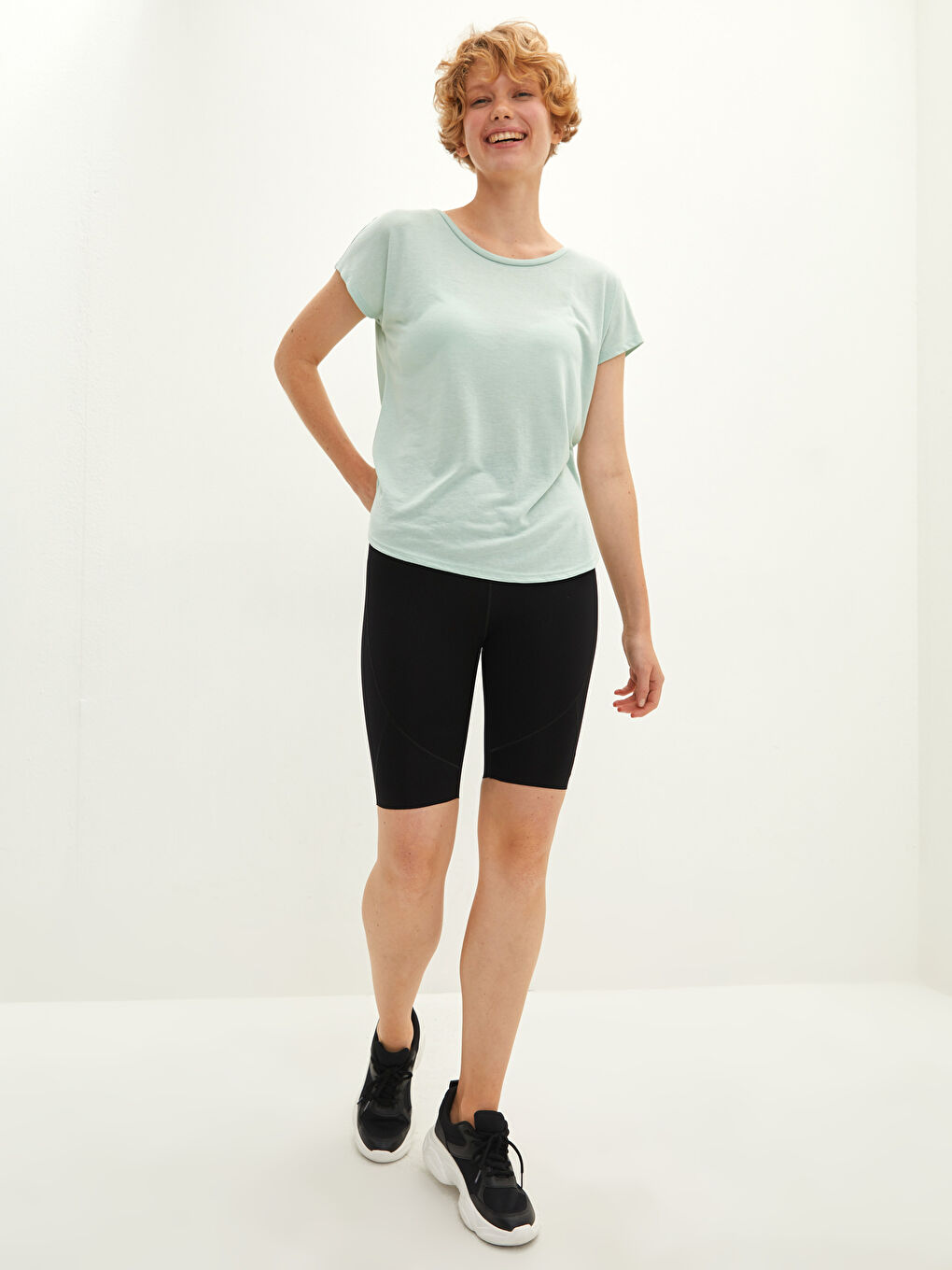 Yeşil Bisiklet Yaka Düz Kısa Kollu Kadın Spor Tişört-2