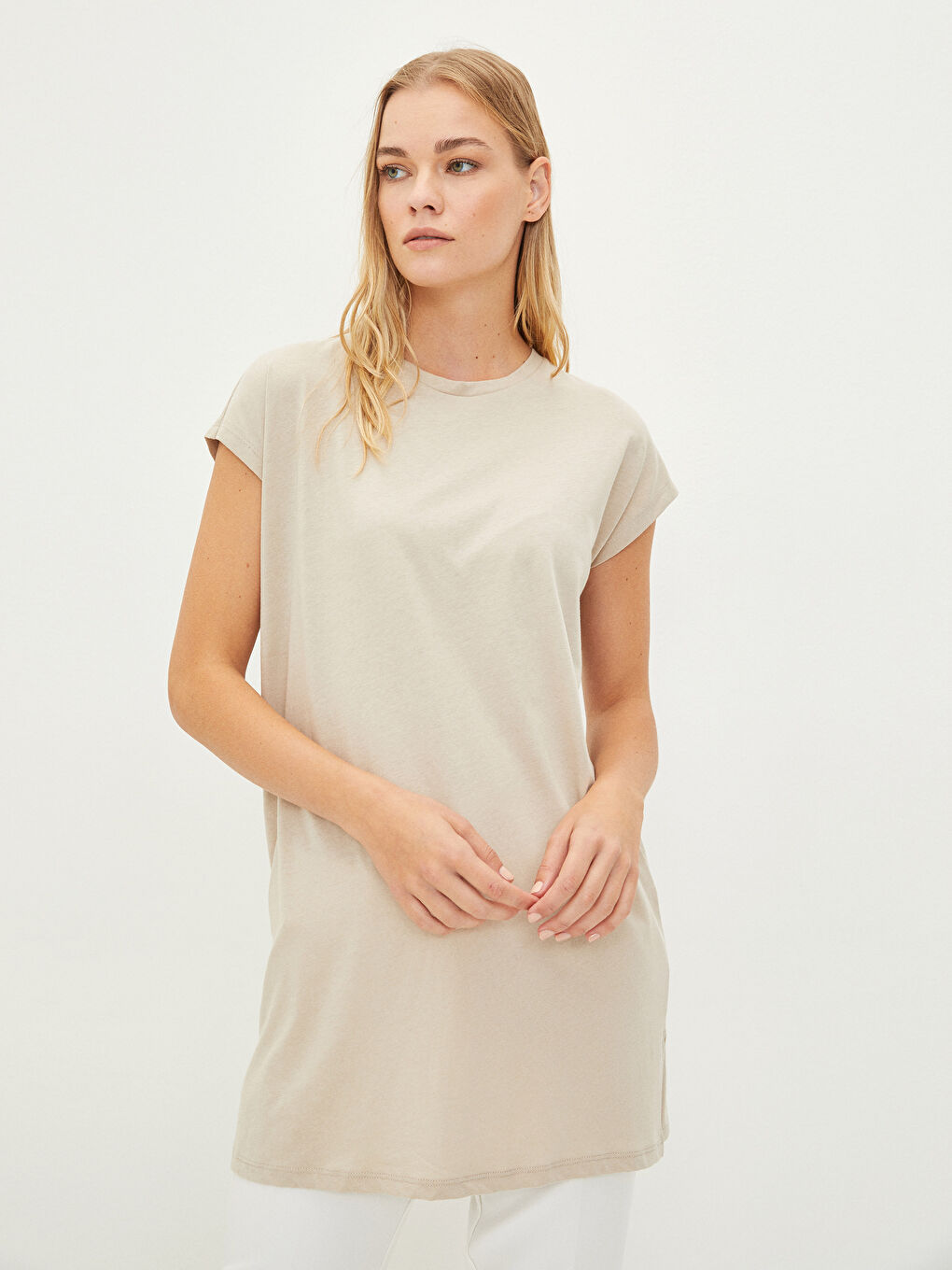 Bej Bisiklet Yaka Düz Kısa Kollu Pamuklu Kadın Tunik-1