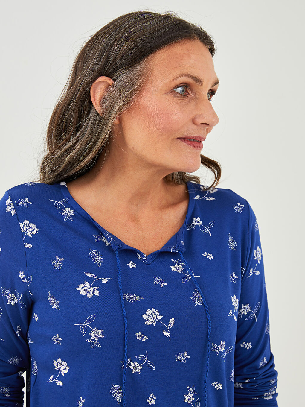 Crew Neck Long Sleeve Printed Women's T-Shirt-2