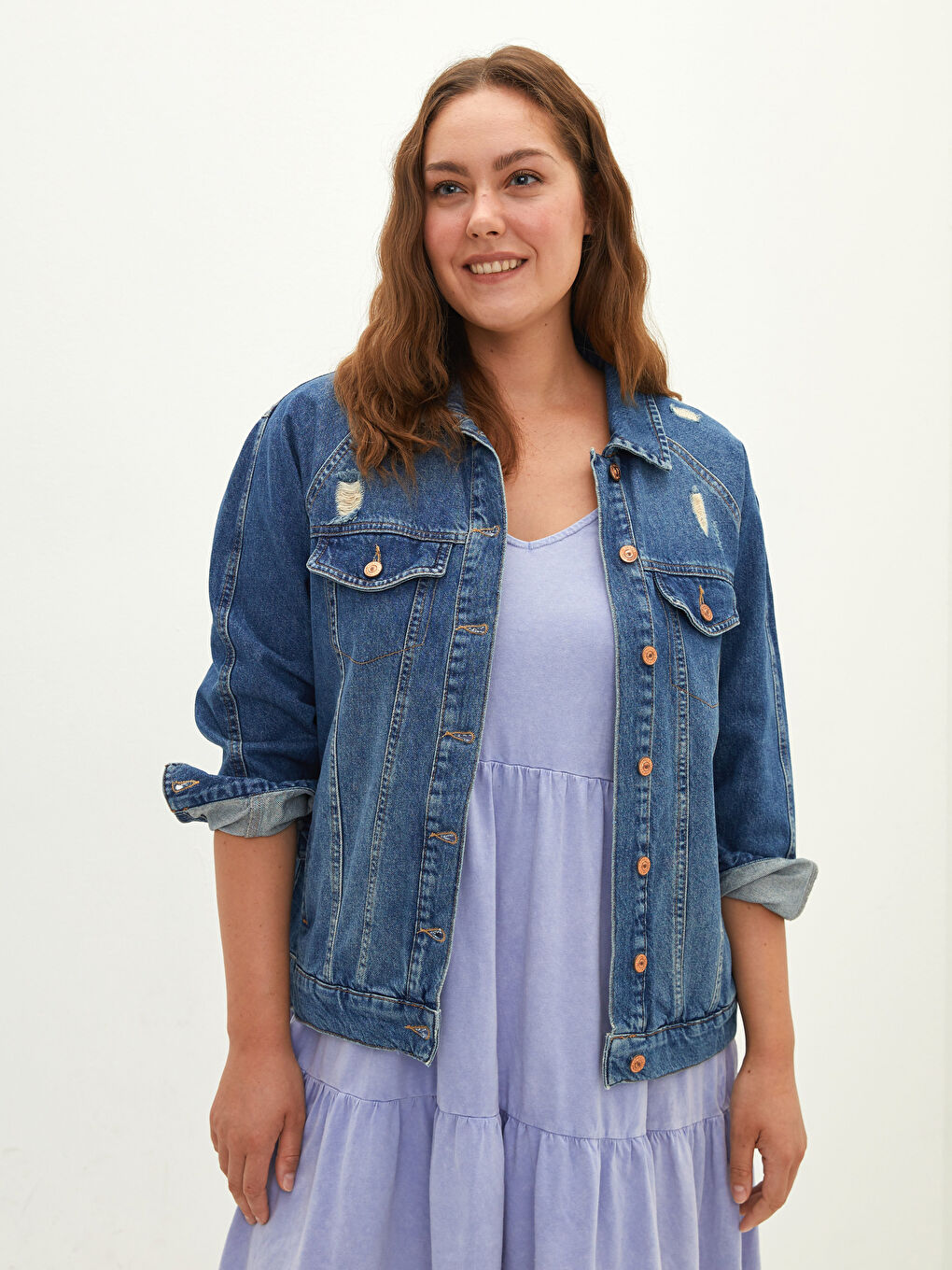 جاكيت جينز روديو للسيدات بمقاس كبير بياقة قميص تصميم مستقيم تفاصيل جيب كم طويل-1