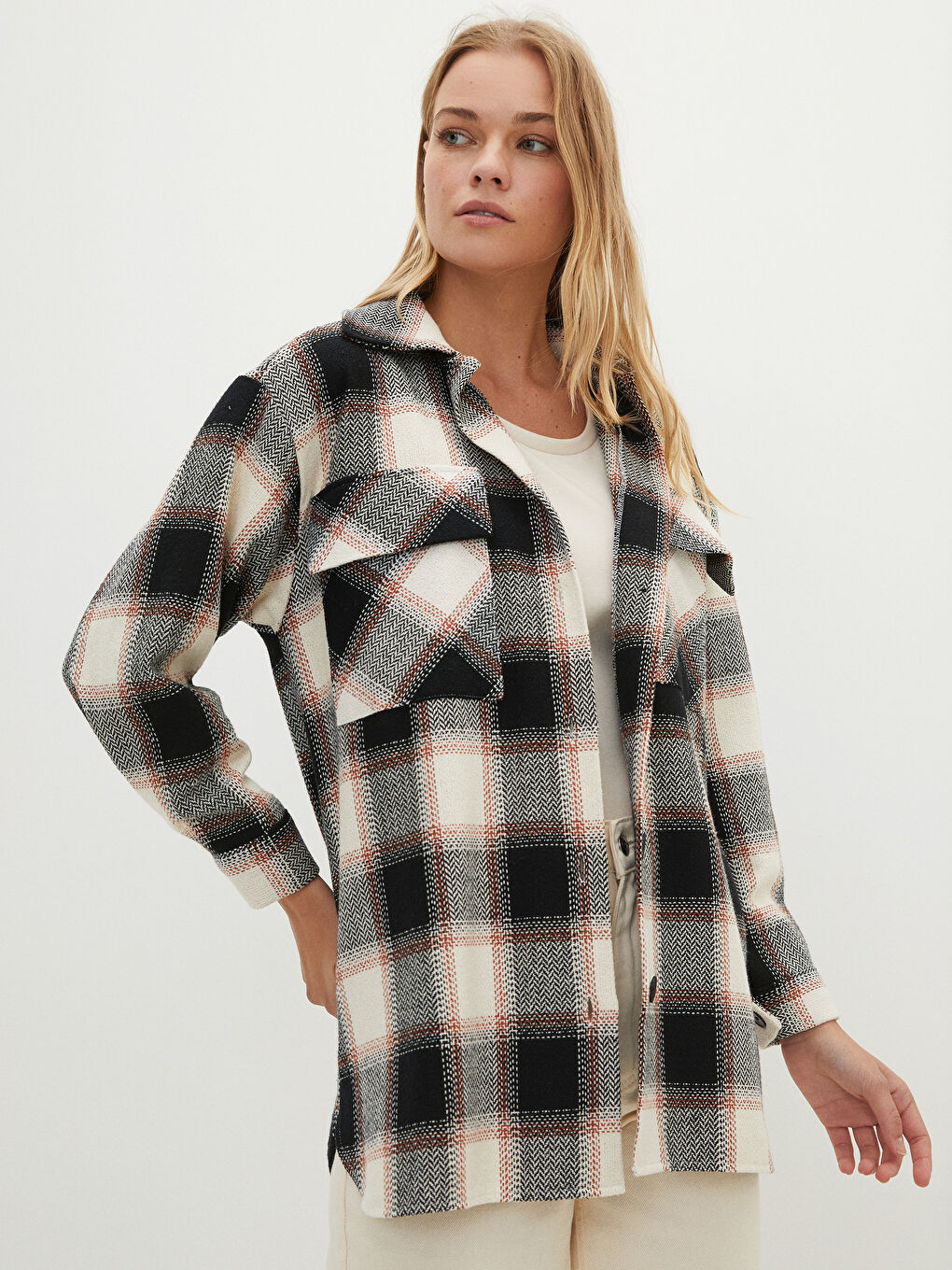 LCWAIKIKI Classic Buttoned Plaid Long Sleeve Women's Shirt Jacket -W1H491Z8-LKX