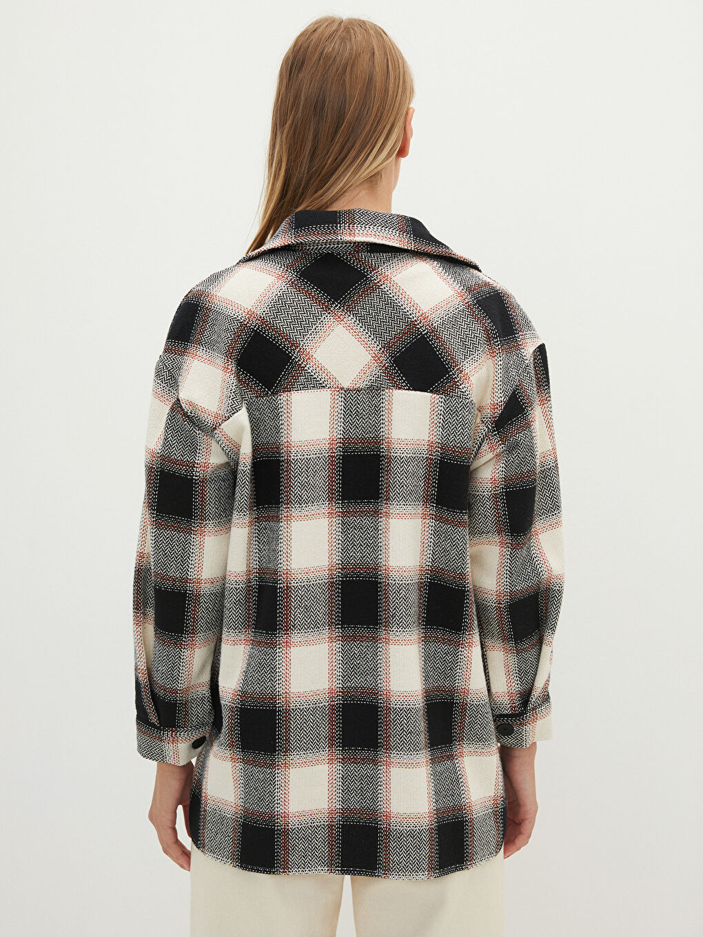LCWAIKIKI Classic Buttoned Plaid Long Sleeve Women's Shirt Jacket -W1H491Z8-LKX